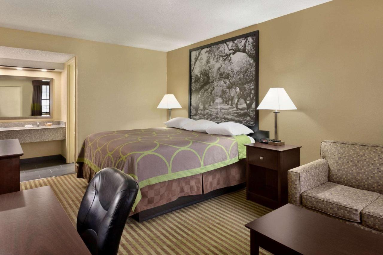 Super 8 By Wyndham Ruston Motel Buitenkant foto
