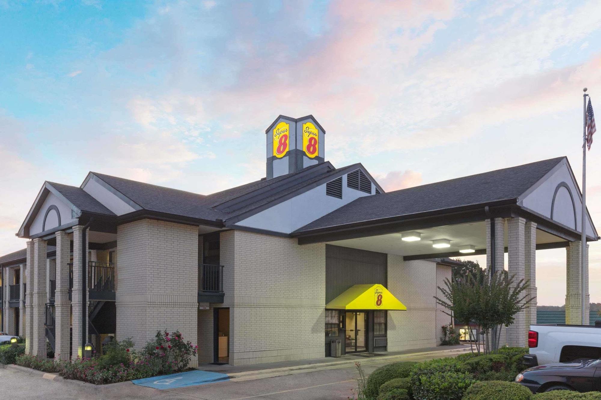 Super 8 By Wyndham Ruston Motel Buitenkant foto